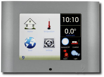 Сенсорный ЖК экран обеспечивает визуализацию и управление всей системой умный дом